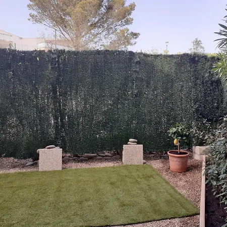 T2 Bord De Avec Jardin Et Piscine *