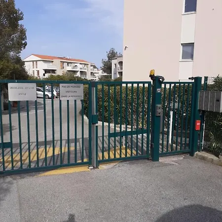 T2 Bord De Avec Jardin Et Piscine Saint Aygulf