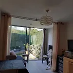 T2 Bord De Avec Jardin Et Piscine Saint Aygulf