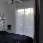 Apartamento T2 Bord De Avec Jardin Et Piscine *