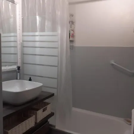 Apartmán T2 Bord De Avec Jardin Et Piscine