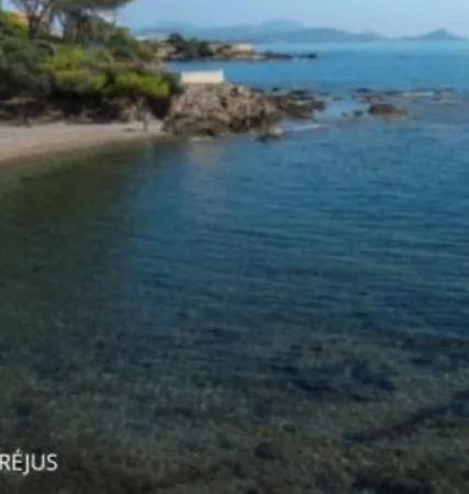 Apartmán T2 Bord De Avec Jardin Et Piscine