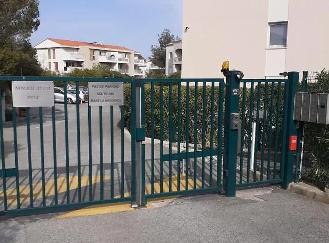 T2 Bord De Avec Jardin Et Piscine 圣艾格夫