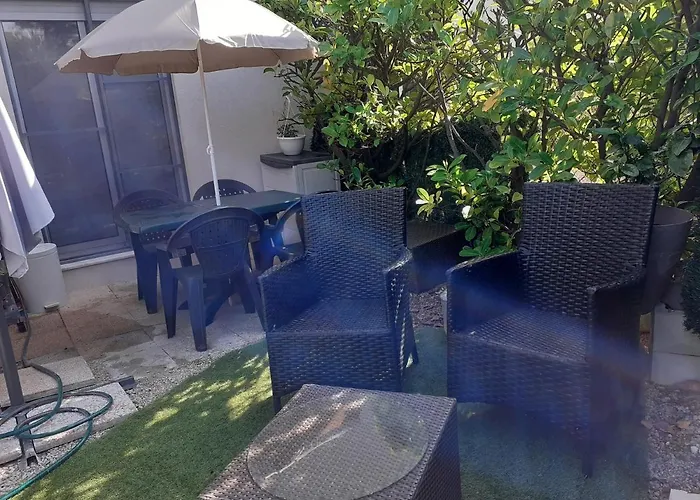 T2 Bord De Avec Jardin Et Piscine * 圣艾格夫