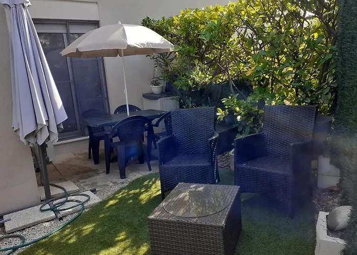 T2 Bord De Avec Jardin Et Piscine 公寓