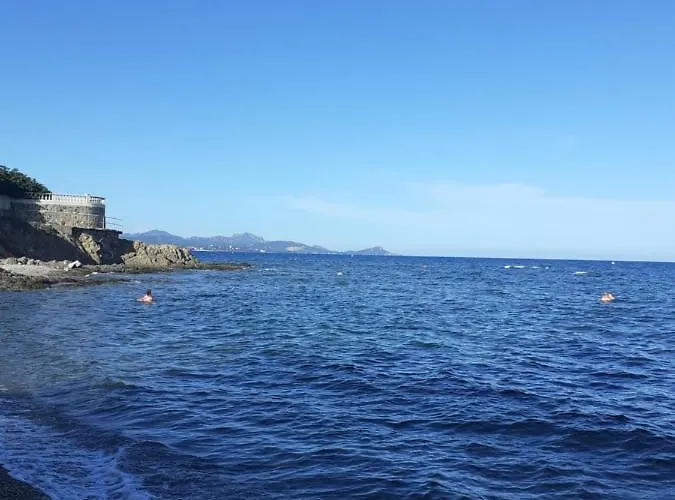 T2 Bord De Avec Jardin Et Piscine 公寓 *