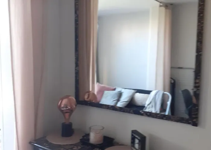 T2 Bord De Avec Jardin Et Piscine Apartment *